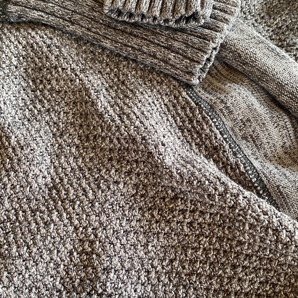 Calvin Klein knit open cardigan. size small. - Picture 3 of 4